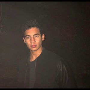 Meet your Posher, Yamil